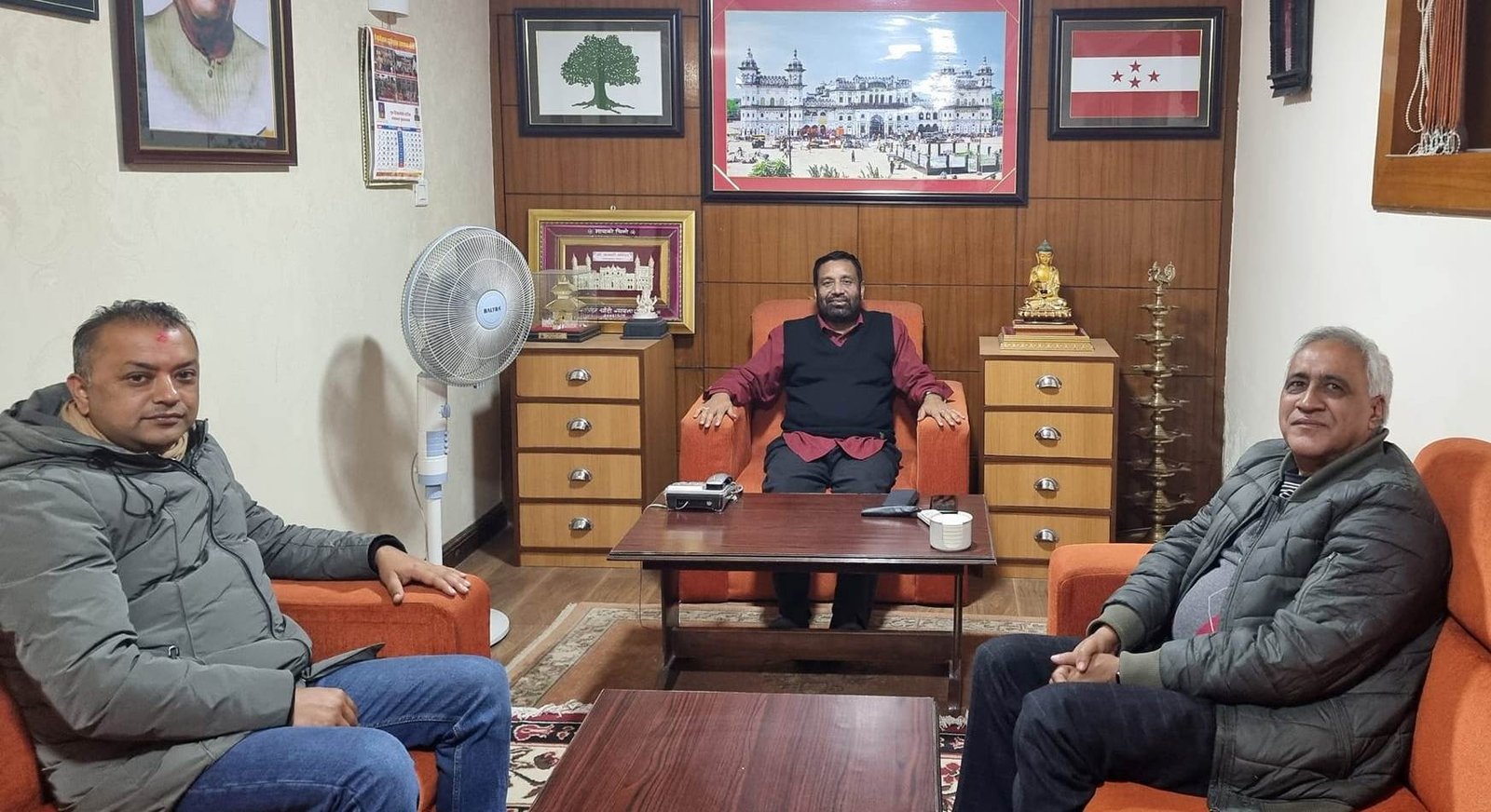 विमलेन्द्र निधिले दिए महामन्त्री गगन थापालाई बधाई