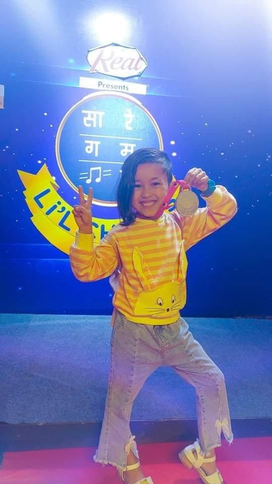 धादिङकि ६ बर्षिय रजज्ञ श्रेष्ठ सारेगमप लिटिल चाम्समा