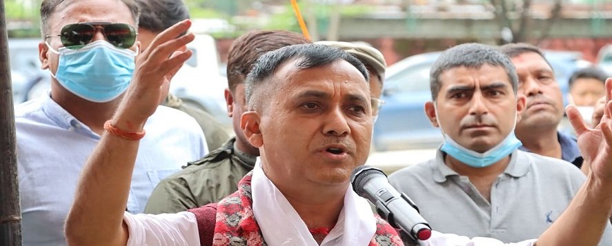 पार्टीलाई एक ढिक्का बनाउनु पहिलो प्राथमिकता : शर्मा