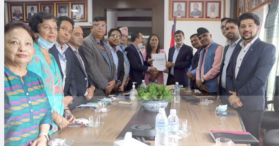 लघुवित्त संघले बुझायो अर्थमन्त्रीलाई ज्ञापनपत्र, लघुवित्त कोष स्थापना गर्न माग
