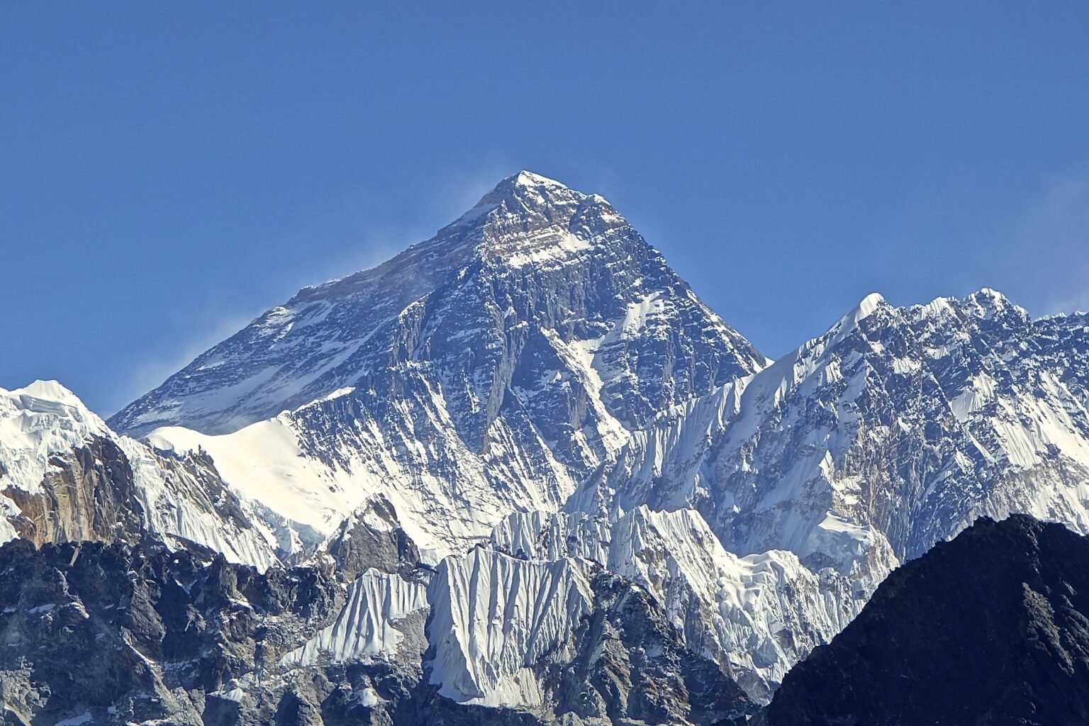 एक अमेरिकी नागरिकको सगरमाथा आरोहीको मृत्यु