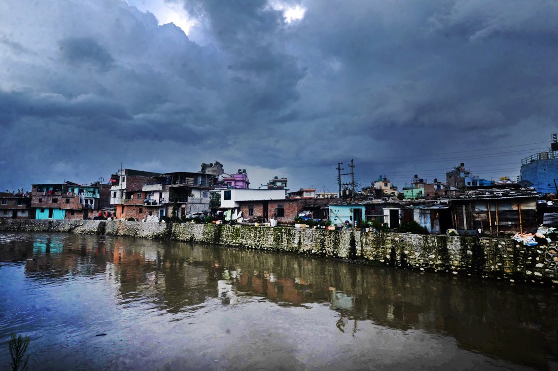 काठमाडौँ उपत्यका विकास प्राधिकरणको निर्देशन : ३५ दिनभित्र खोला किनारका बस्ती खाली गराउनू