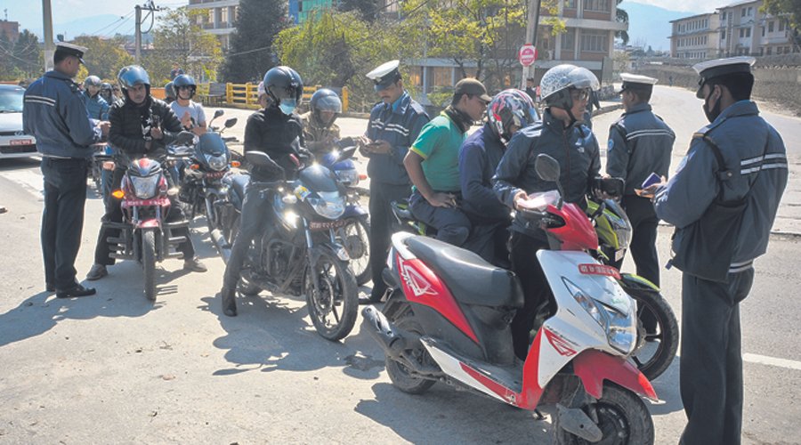 उपत्यकामा होली लक्षित ९ सय प्रहरी परिचालन, ९० ठाउँमा चेकजाँच