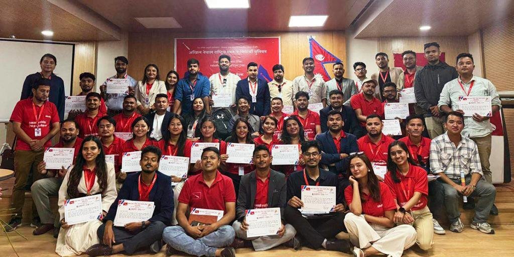 ओलीको ‘समृद्ध नेपाल’ अभियानलाई साथ, प्रतिगमनकारी गतिविधिविरुद्ध गोलबद्ध हुने अखिलको घोषणा