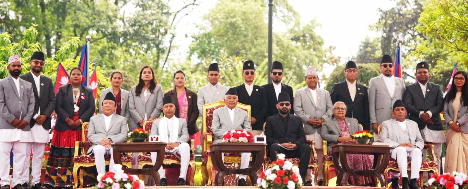 बालेनको नेतृत्वमा १५ सदस्यीय क्याबिनेट: डा. वाग्लेलाई अर्थ र सुधनलाई गृहको जिम्मेवारी