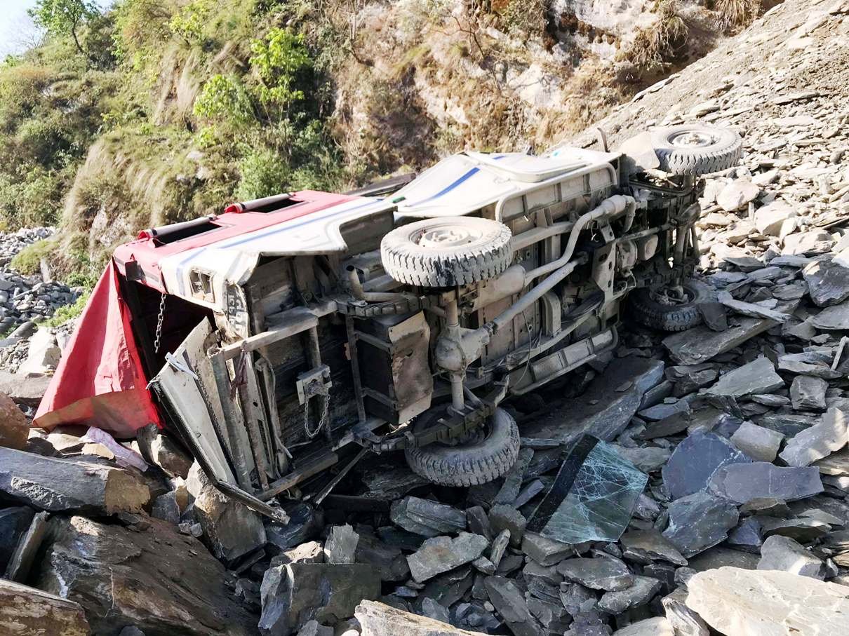 रोल्पामा जीप दुर्घटना हुँदा तीनको मृत्यु, ११ जना घाइते