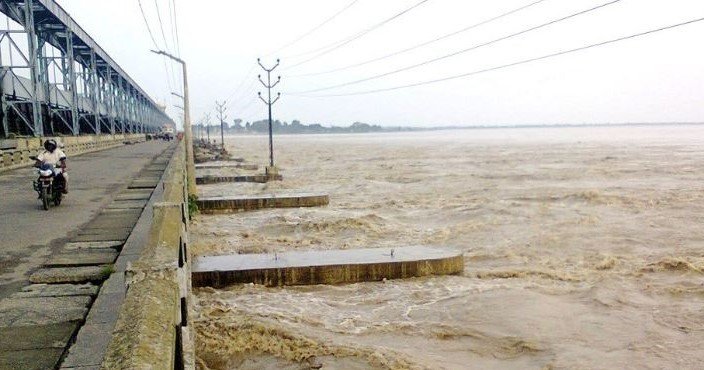 सप्तकोशी नदीको बहाव तीनसय मिटर फैलियो