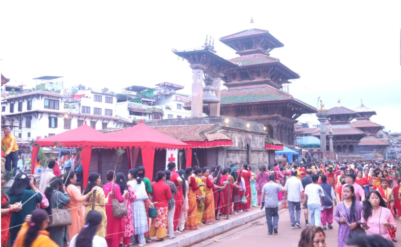 श्रीकृष्ण जन्माष्टमी: देशभरका कृष्ण मन्दिरमा बिहानैदेखि भक्तजनको घुइँचो