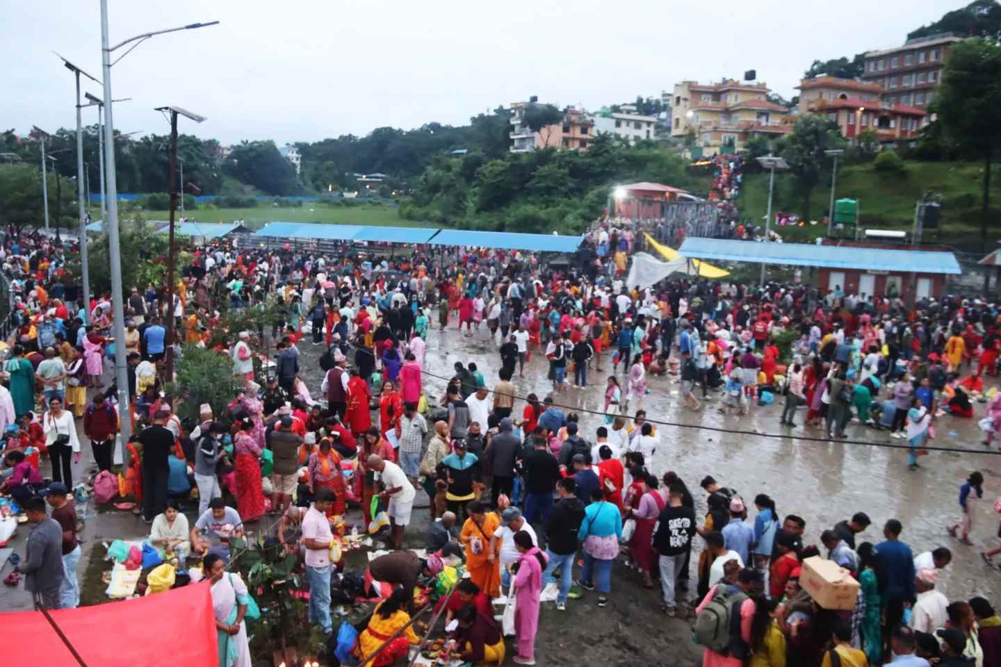 आज कुशें औंशी: गोकर्णेश्वरमा पितृ तर्पण गर्नेको घुइँचो