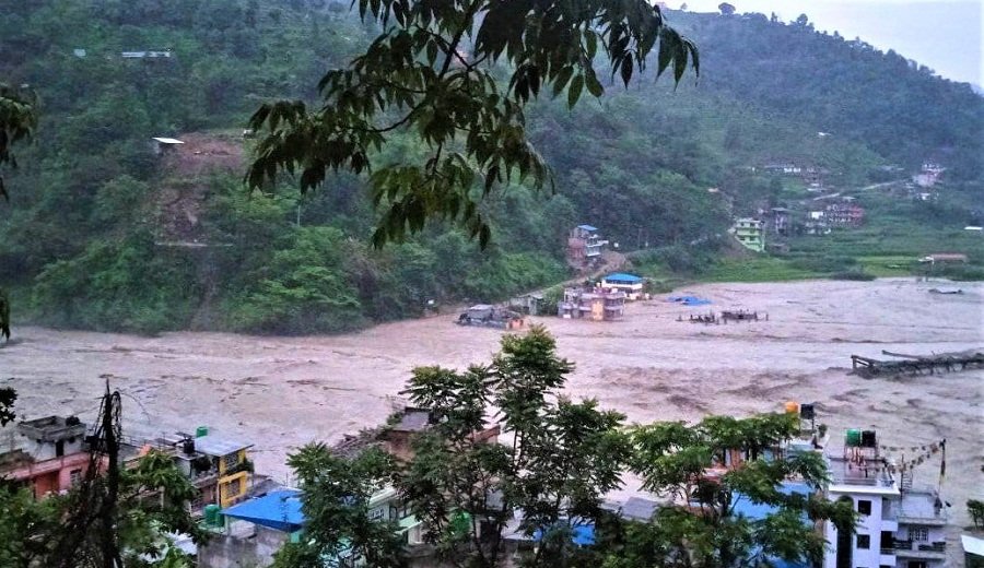 बाढीपहिरोमा ११ जनाकाे मृत्यु, २५ अझै बेपत्ता, १२९ घर बगे