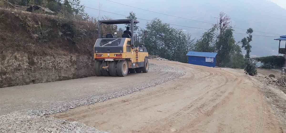 मध्यपहाडी लोकमार्ग : १४ वर्षमा जम्मा ५८ प्रतिशत निर्माण