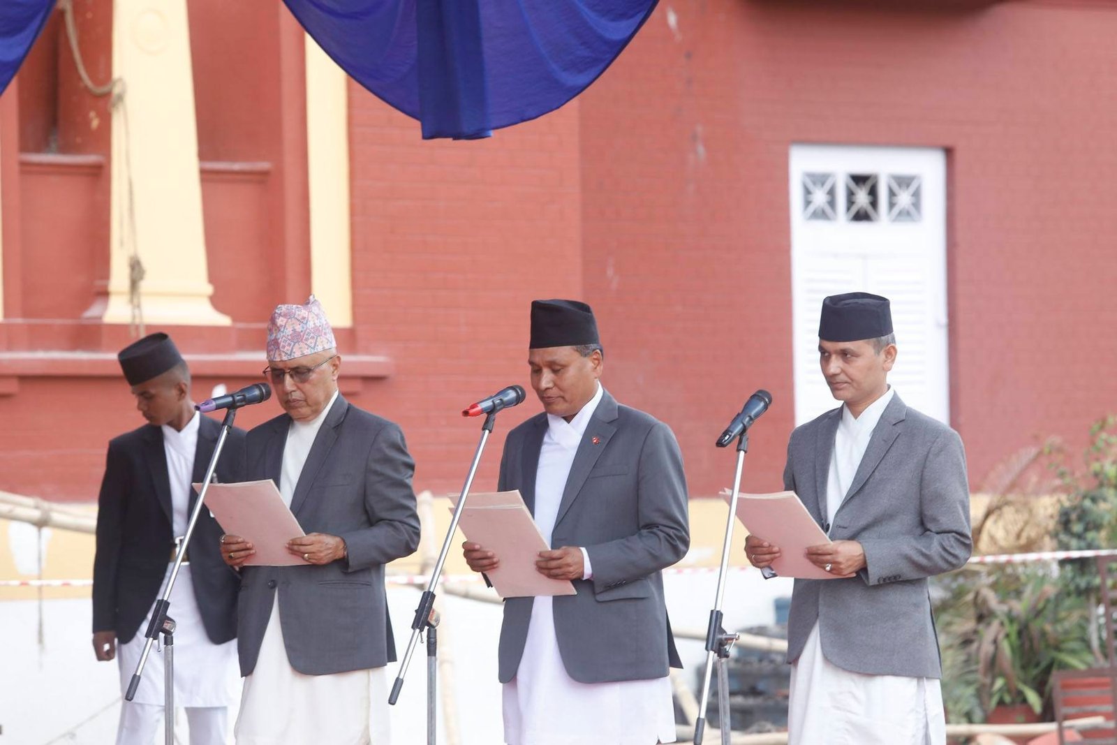 नवनियुक्त तीन मन्त्रीले लिए शपथ