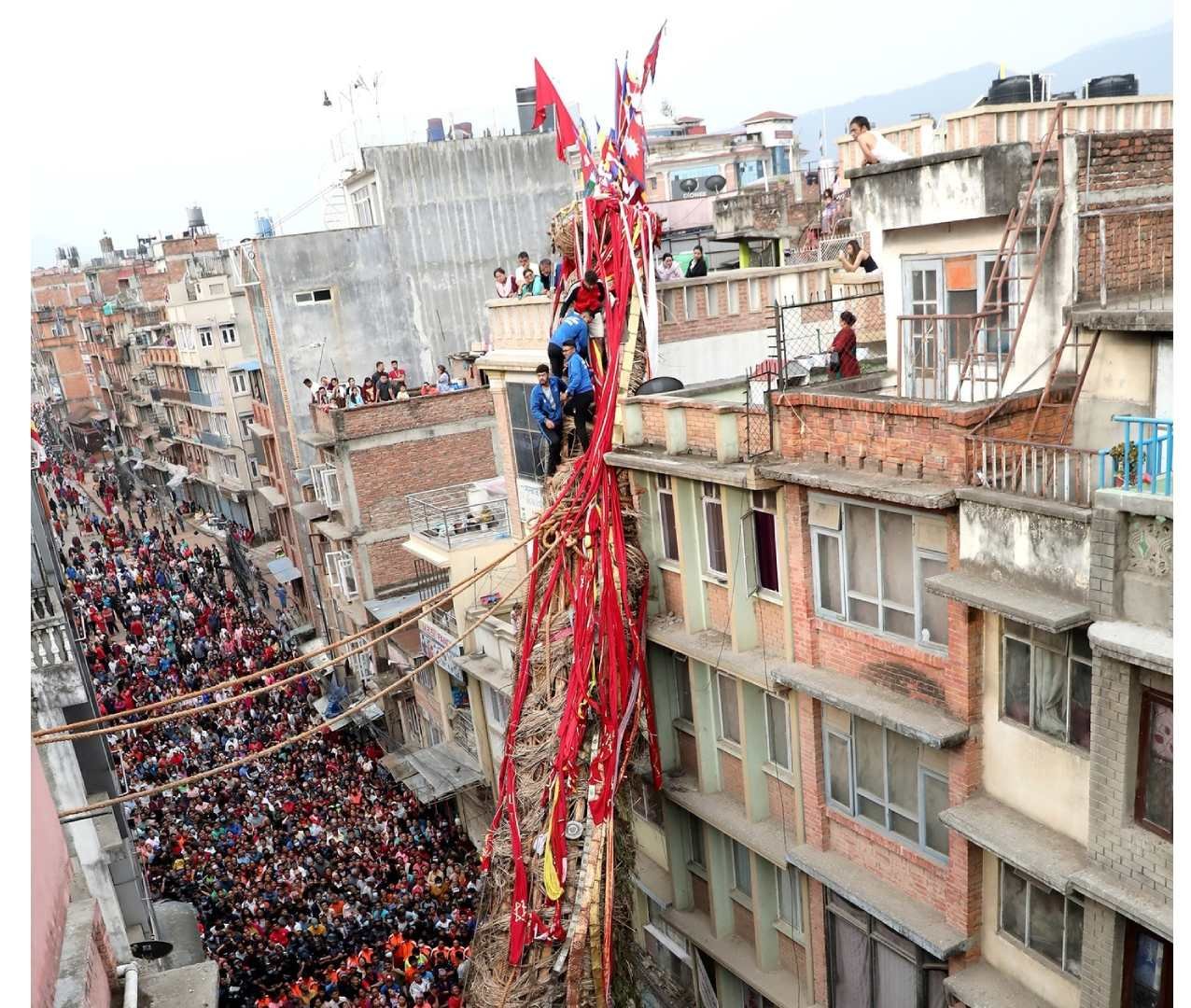 रातो मछिन्द्रनाथ जात्राको आज विशेष दिन, महिलाले ताने रथ