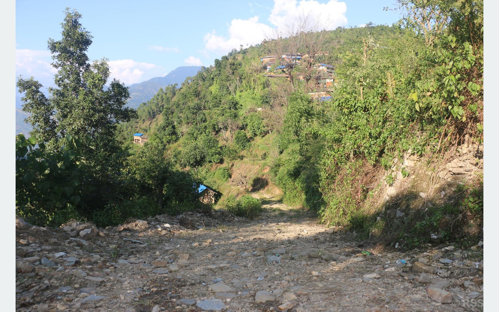 मतदाताको गुनासो : ‘आश्वासन पाइयो, विकास पाइएन’