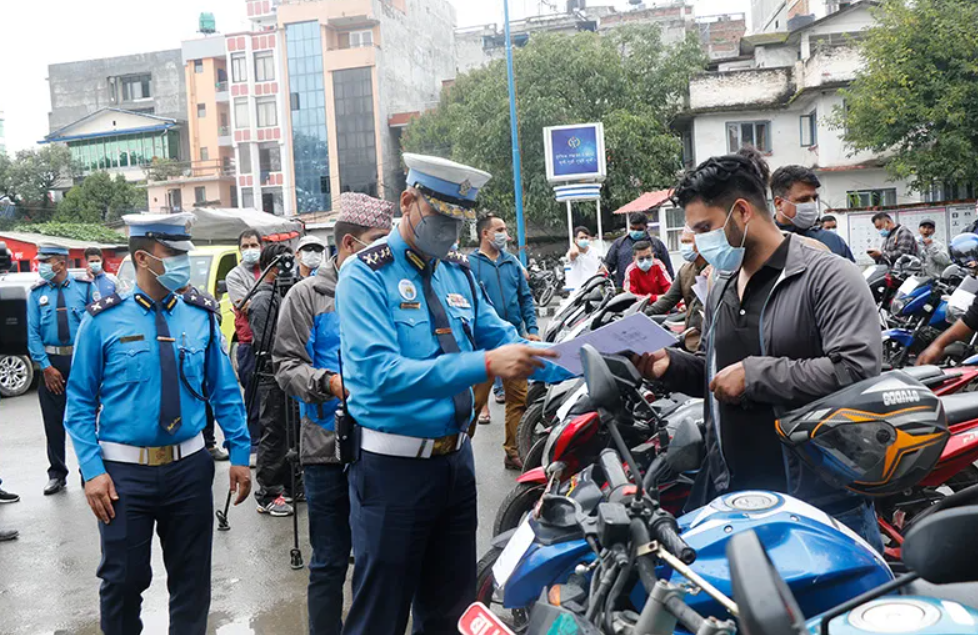 उपत्यकामा २६ सय ५६ जना सवारी चालकमाथि कारवाही