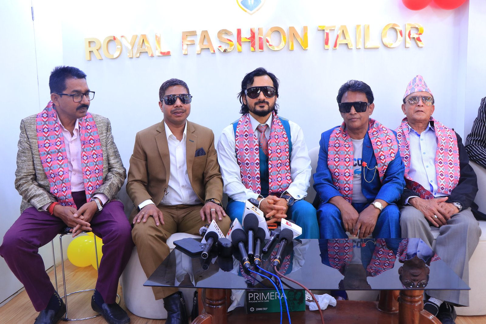 "धुम्बाराहीमा ‘रोयल फेसन टेलर’ सञ्चालनमा; राजकुमार पण्डितको अन्तर्राष्ट्रिय अनुभवसहितको सेवा।"